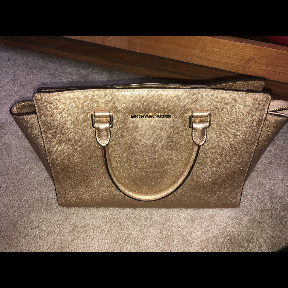 Michael kors gold bag